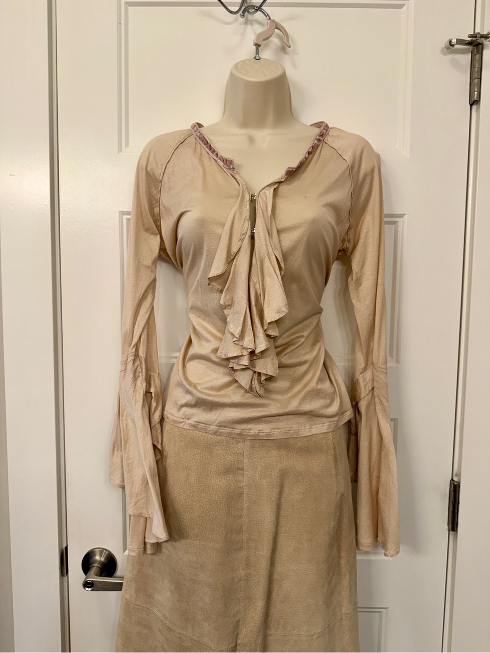 Rare S/S 2002 Gucci Tom Ford Ruffle Cutout Blouse In Cream Beige - Small - Picture 2 of 10